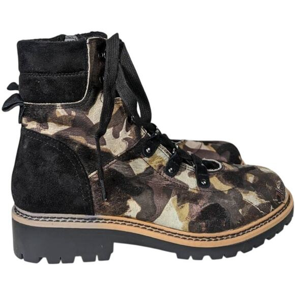 Me‎ Too Genuine Leather Santos Combat Boots Camo Suede 7M Memory Foam Padded - Picture 8 of 16